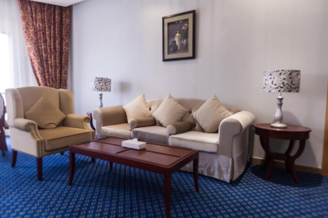 Red Castle Hotel Szardża Zewnętrze zdjęcie