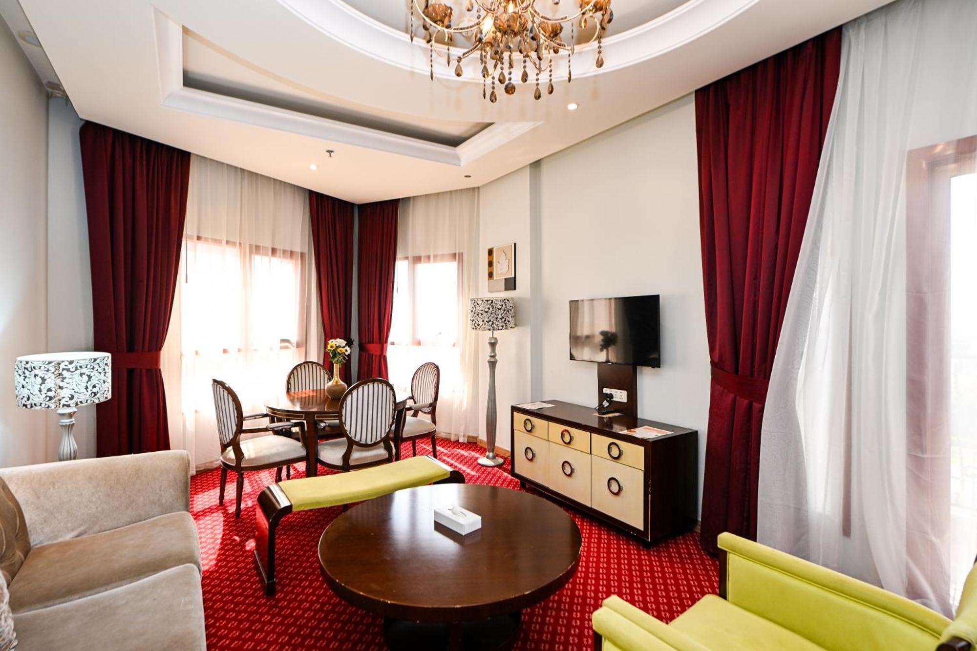 Red Castle Hotel Szardża Zewnętrze zdjęcie