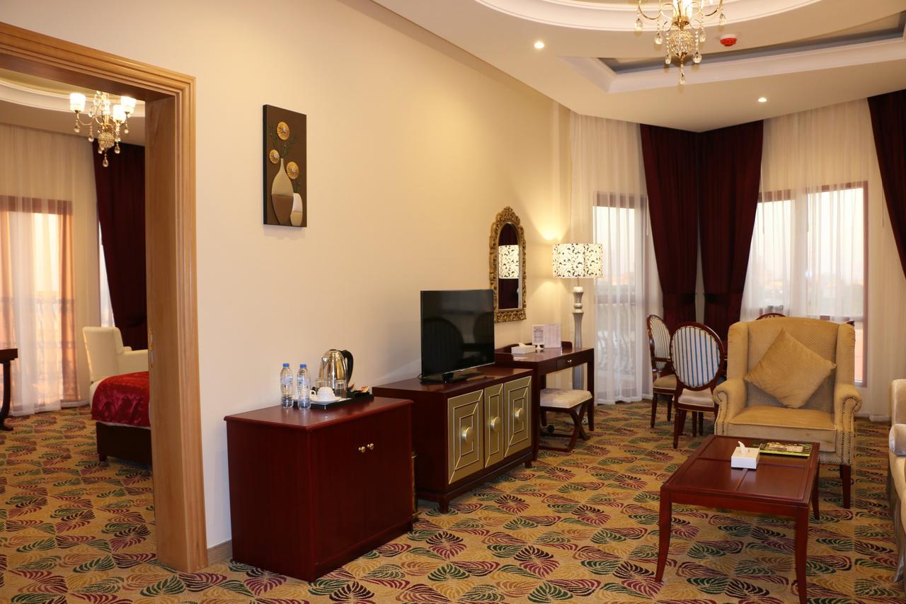Red Castle Hotel Szardża Zewnętrze zdjęcie