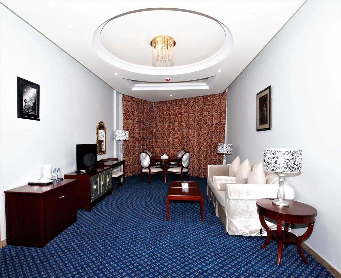 Red Castle Hotel Szardża Zewnętrze zdjęcie