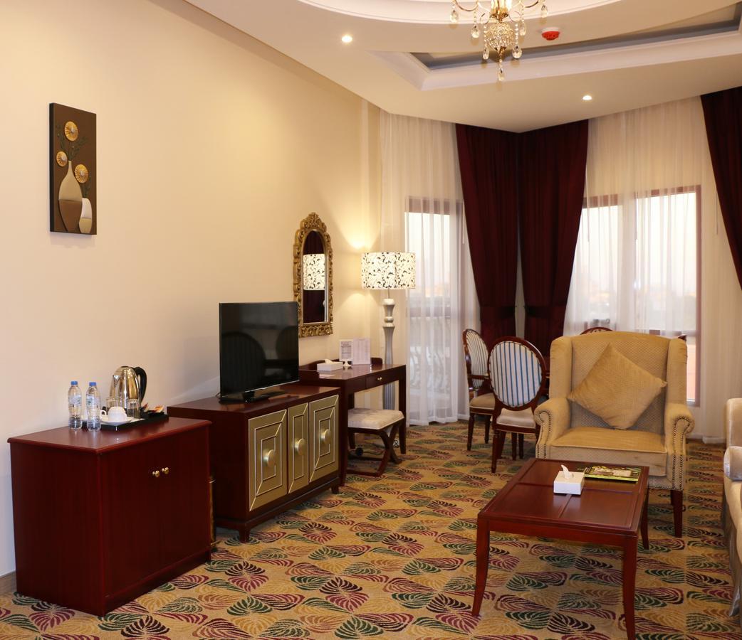 Red Castle Hotel Szardża Zewnętrze zdjęcie