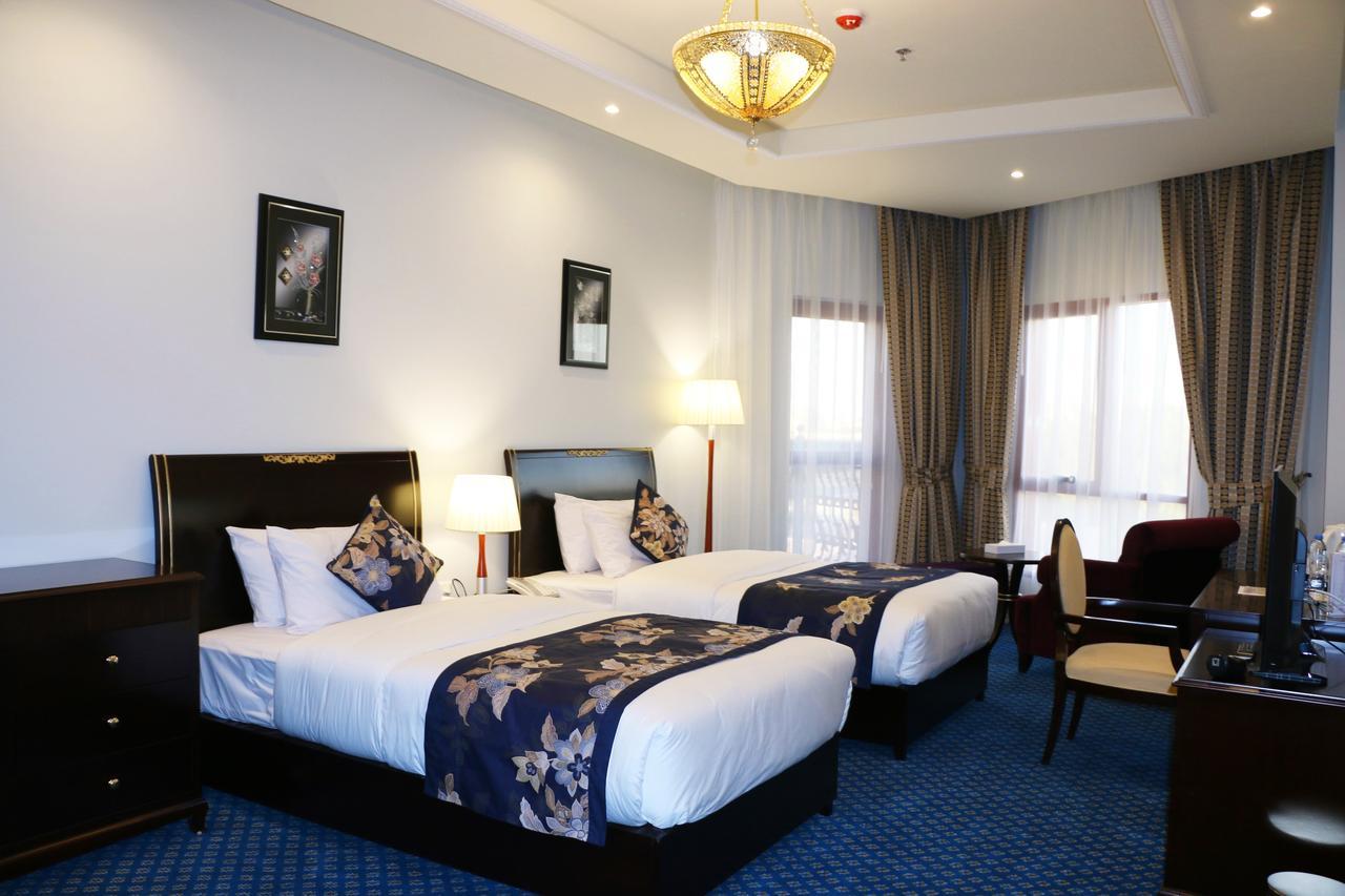 Red Castle Hotel Szardża Zewnętrze zdjęcie