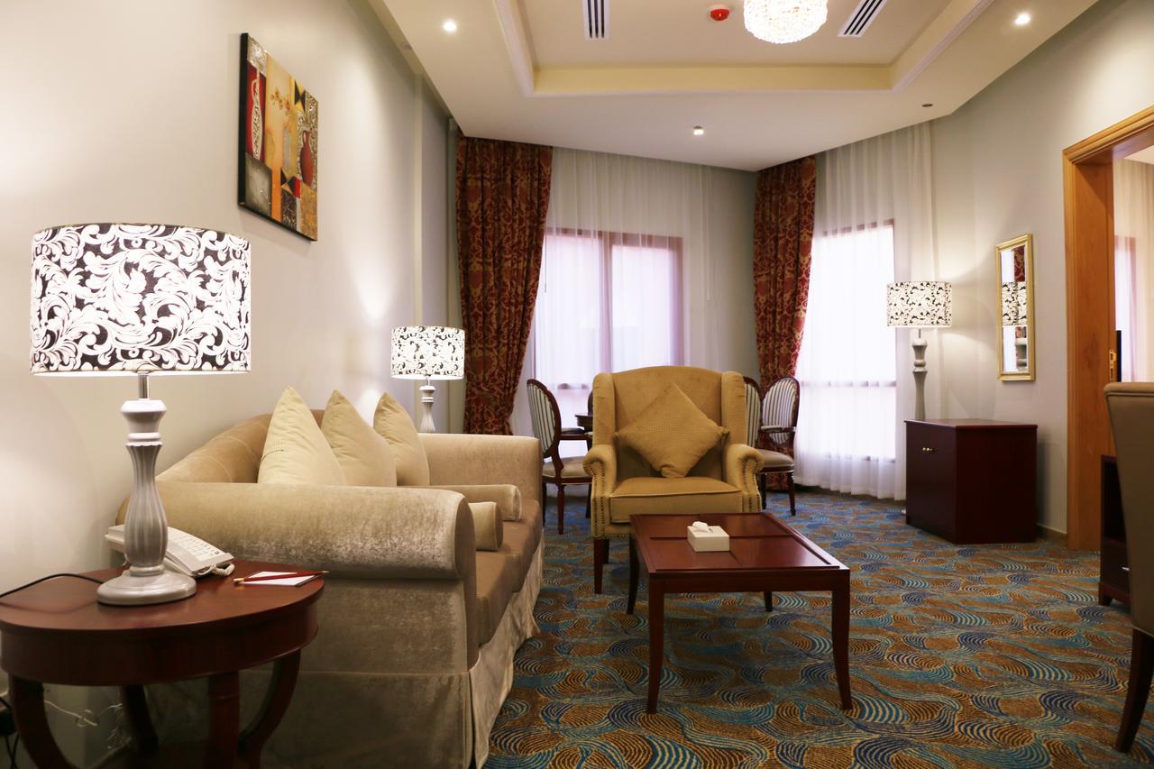 Red Castle Hotel Szardża Zewnętrze zdjęcie