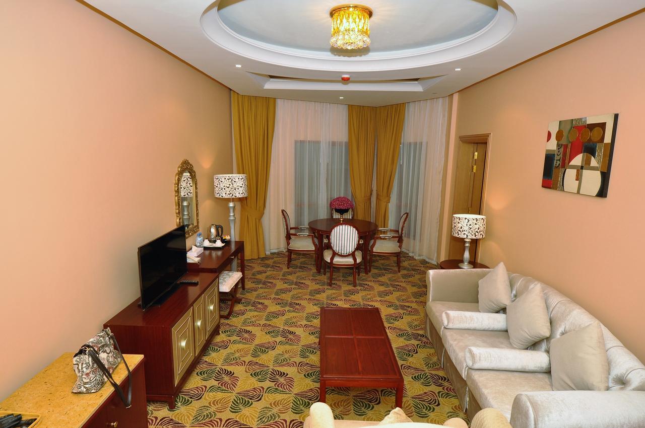 Red Castle Hotel Szardża Zewnętrze zdjęcie